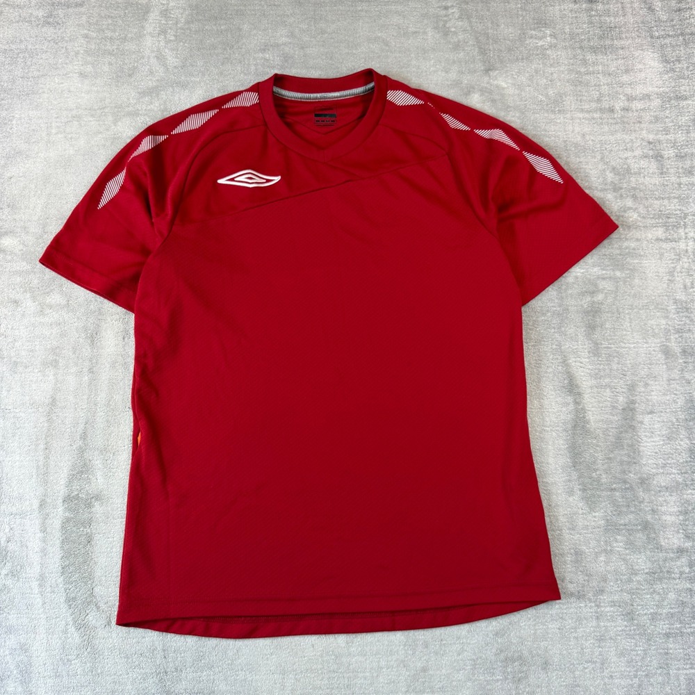 Umbro Soccer Jersey Mens Medium Red Short Sleeve Athletic Football Shirt Gym